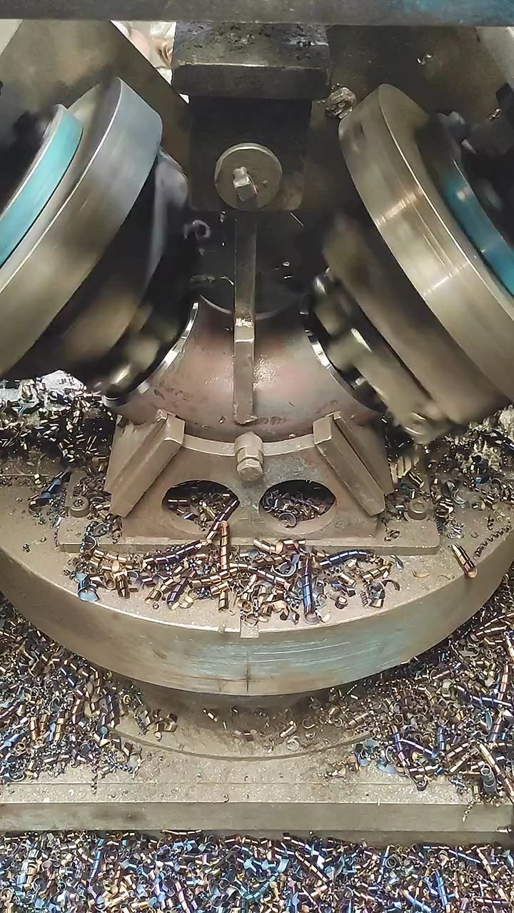 老师傅自制弯头倒角机器,这速度不是一般的快