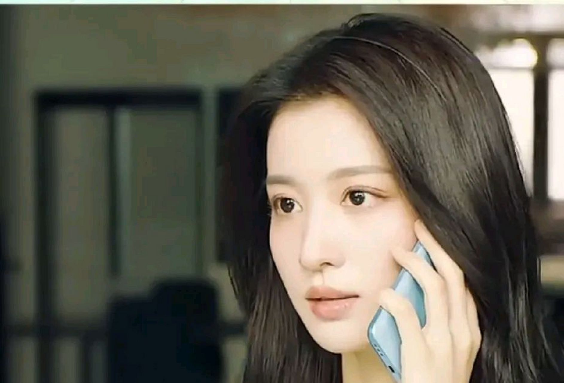 王楚然的心态已经有点崩了,现在完全不敢上网,(女将星)已经放弃她,去