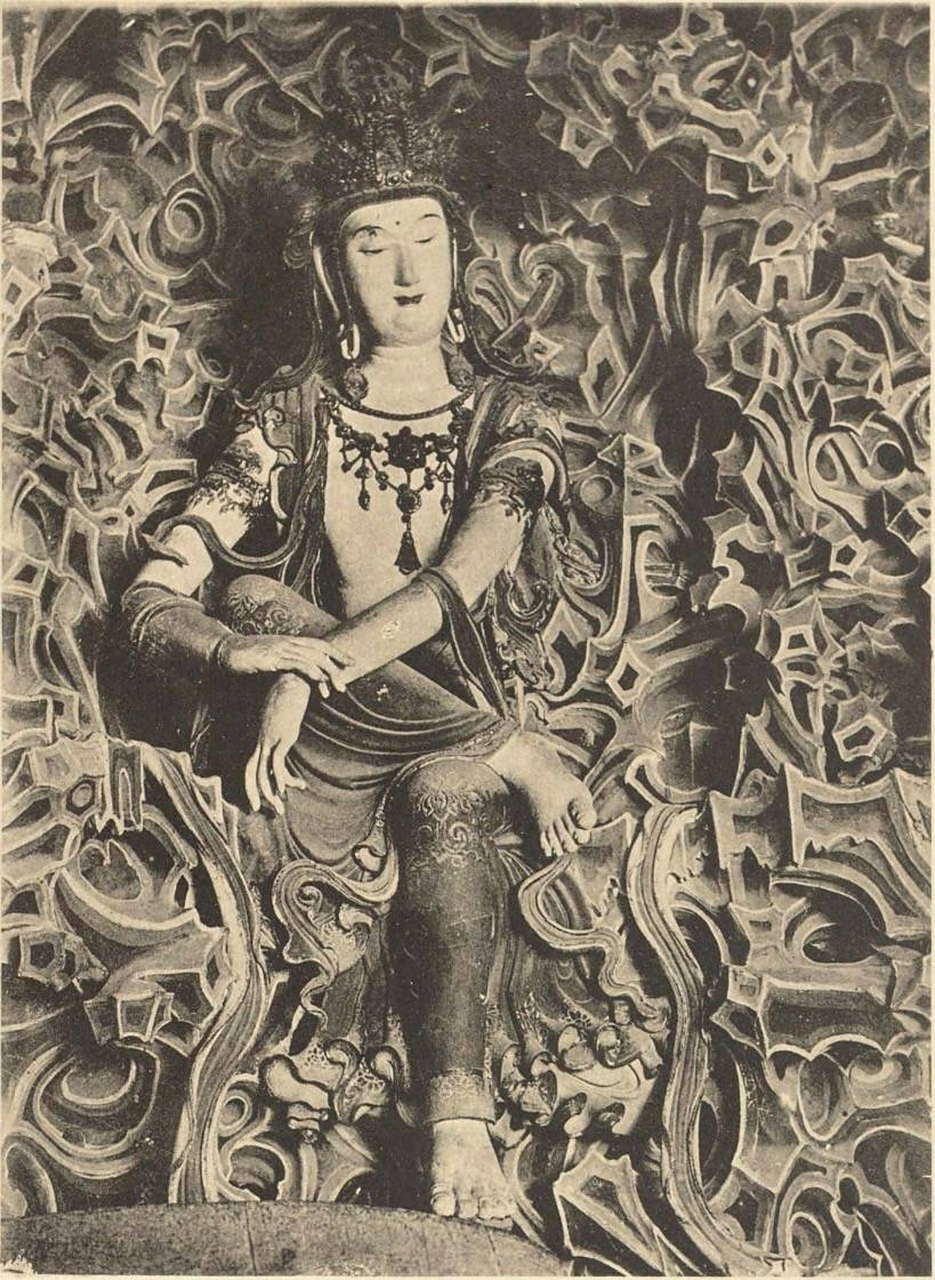 隆兴寺的这座倒坐观音像前后对比,还是修复前老照片里的原作更具神韵.