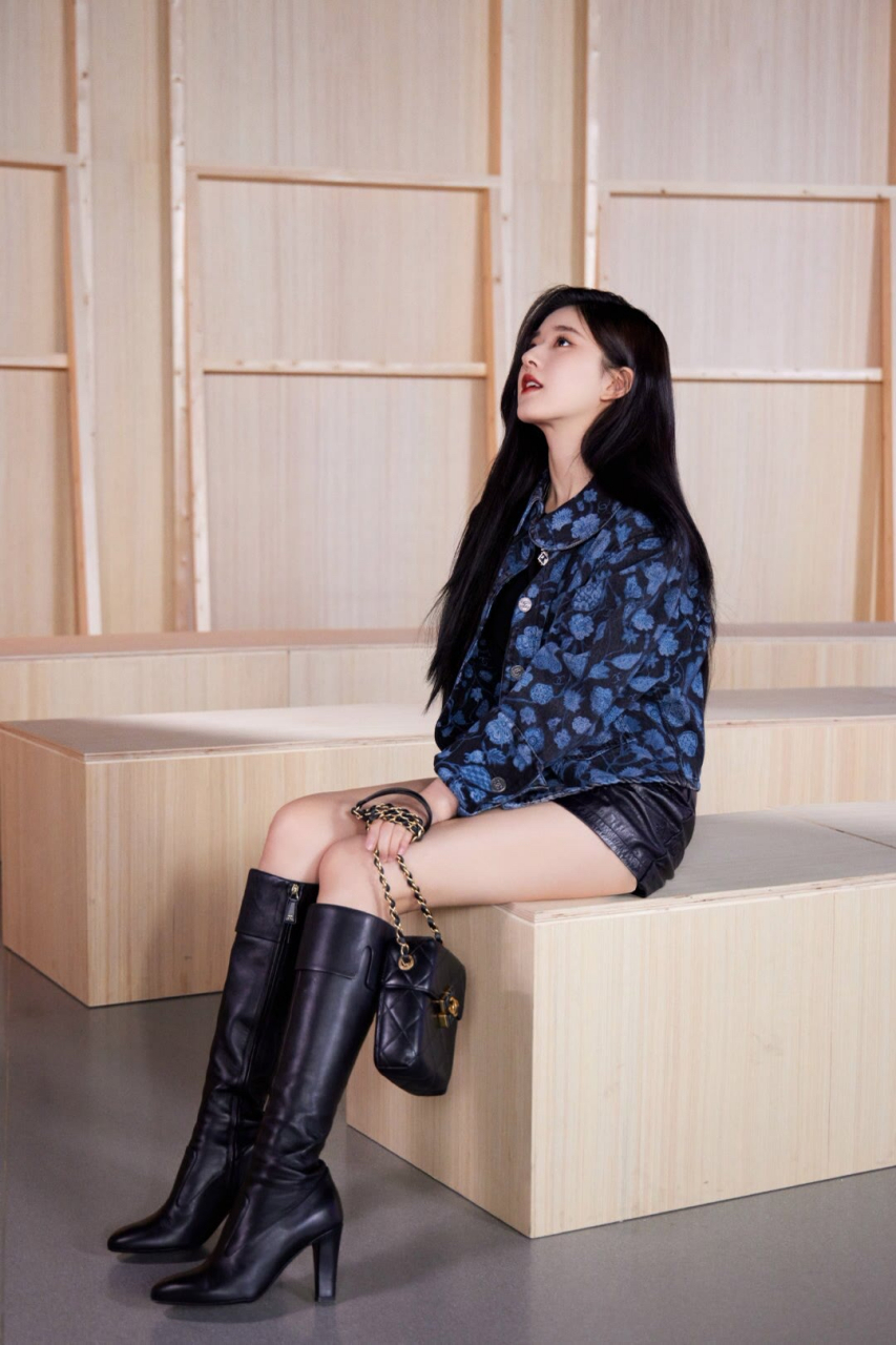 你从什么作品喜欢上的他呢?#赵露思# #时尚穿搭# #明星