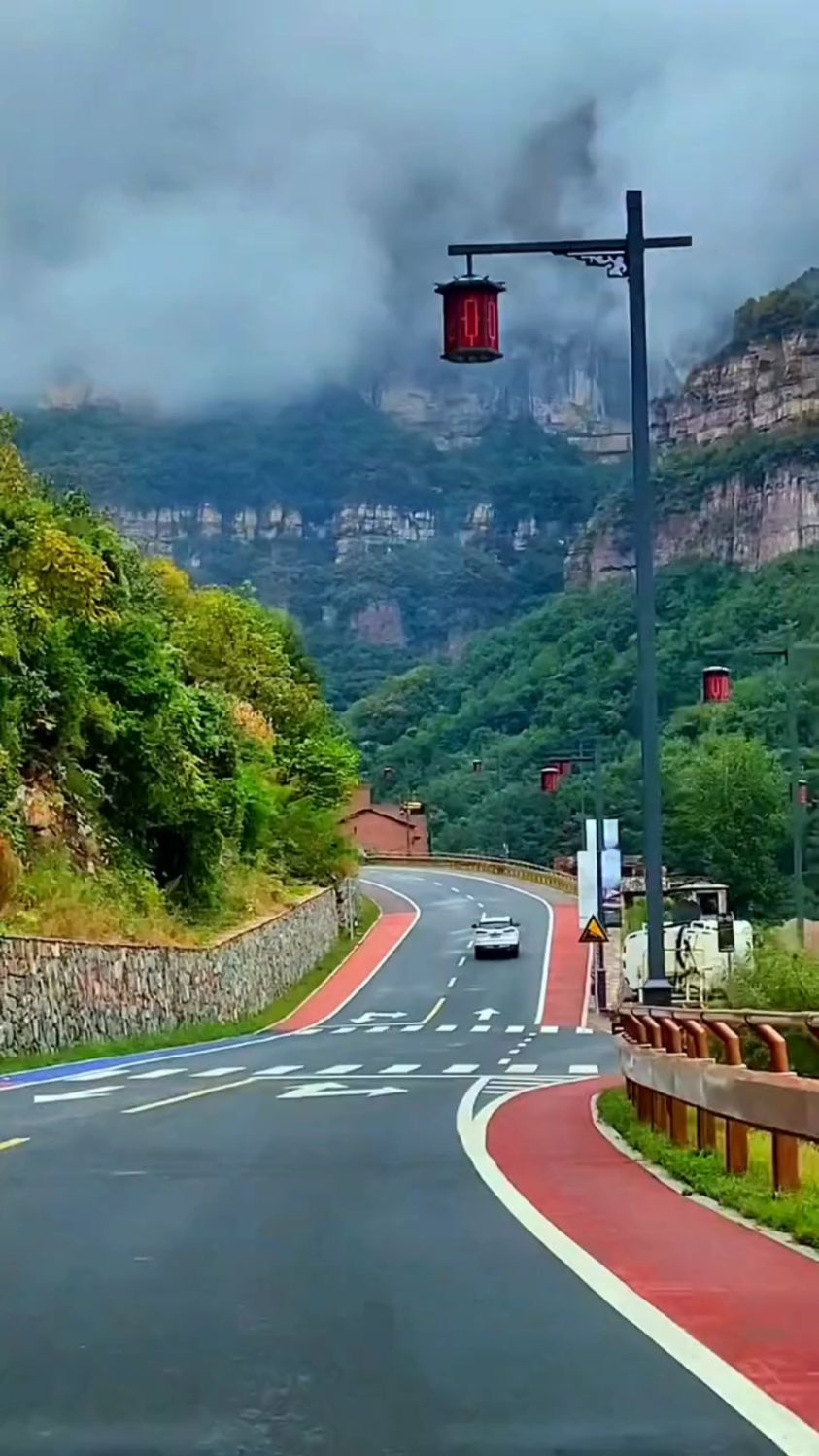 林州:石板岩小镇,风景优美,山顶仙气十足.-度小视