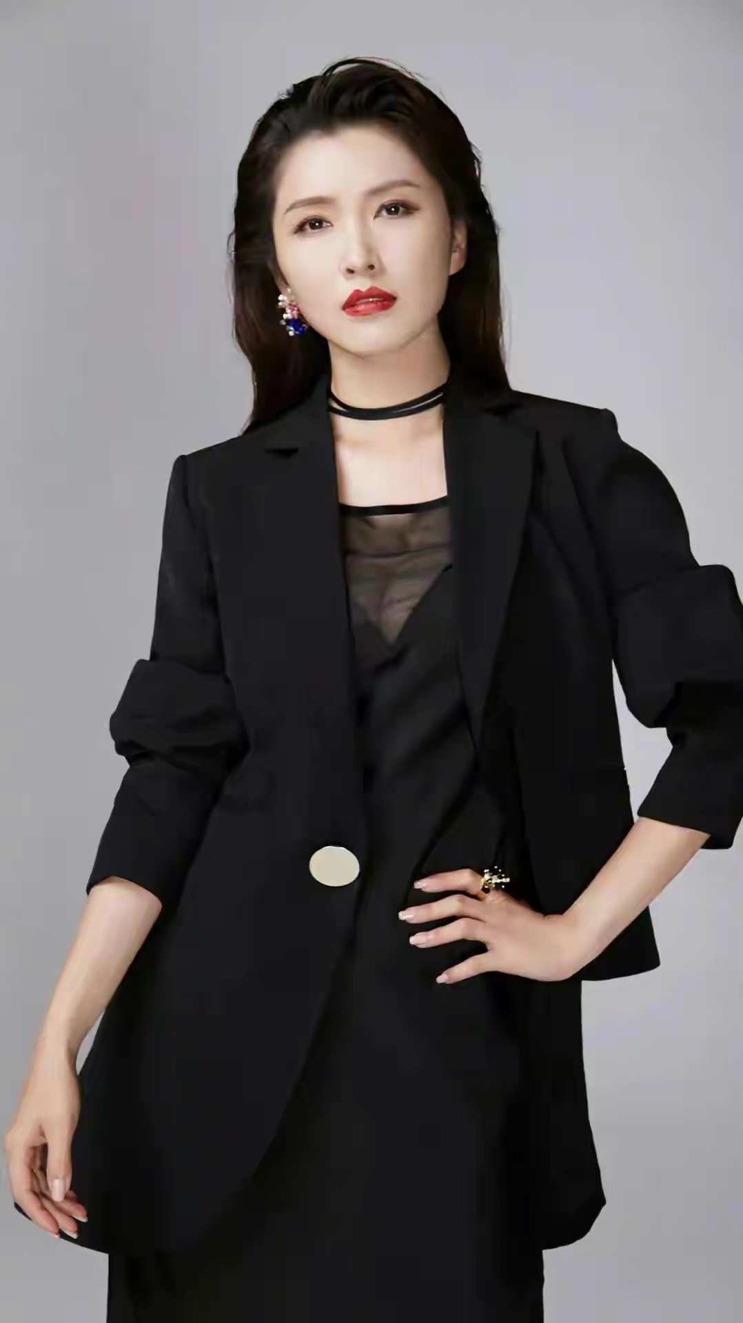 性感女神徐洁儿美艳绝伦,气质出众,令人心动