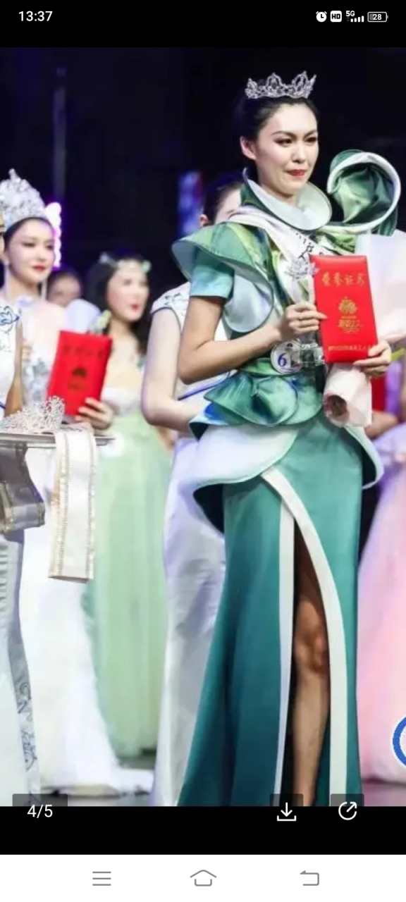 中国首位盲人模特王蕾蕾:在黑暗中传递美