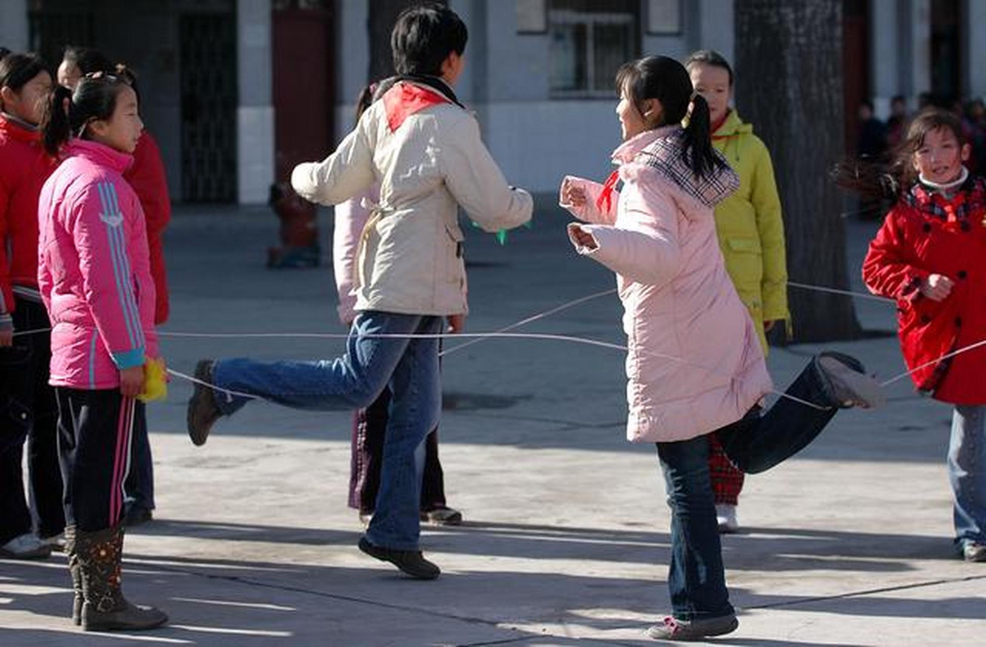 花式跳皮筋图片