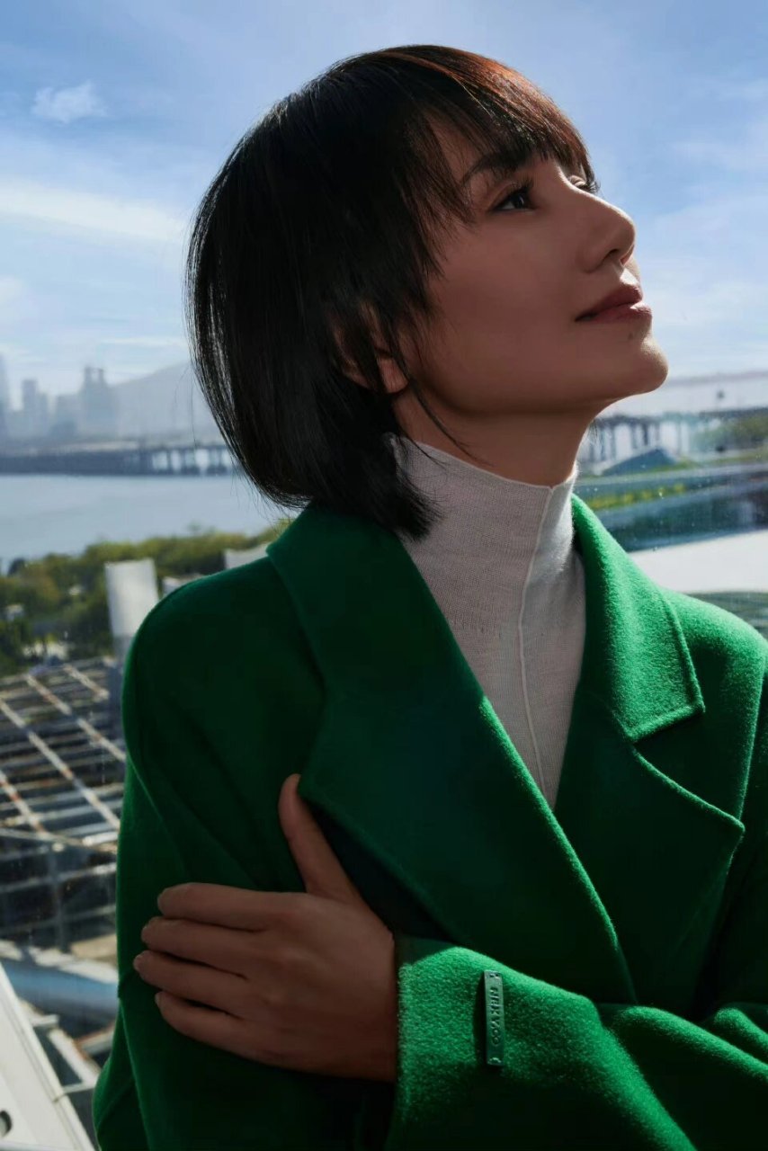 爱了爱了～希望有幸看到小袁老师话剧现场[红色心形r] #袁泉