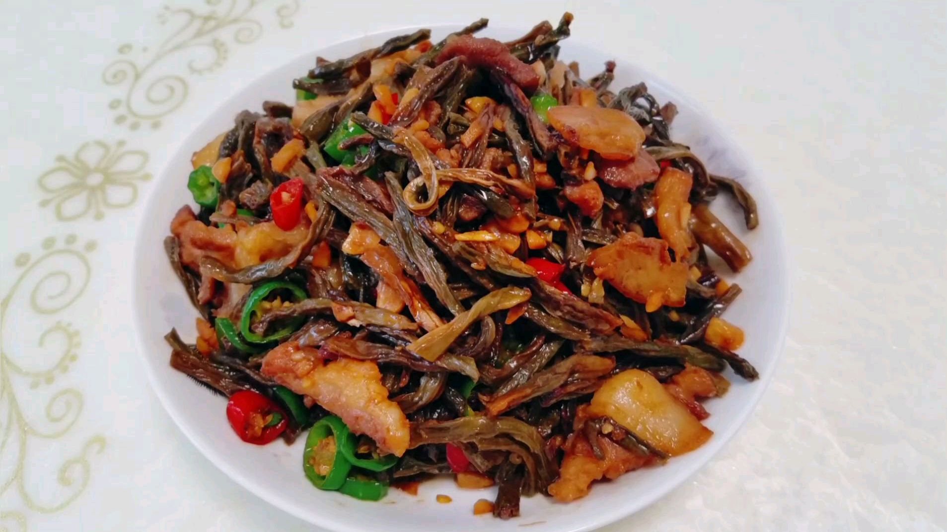 青豇豆制作成干豆角的方法再用干豆角烧肉过程很长但却很美味