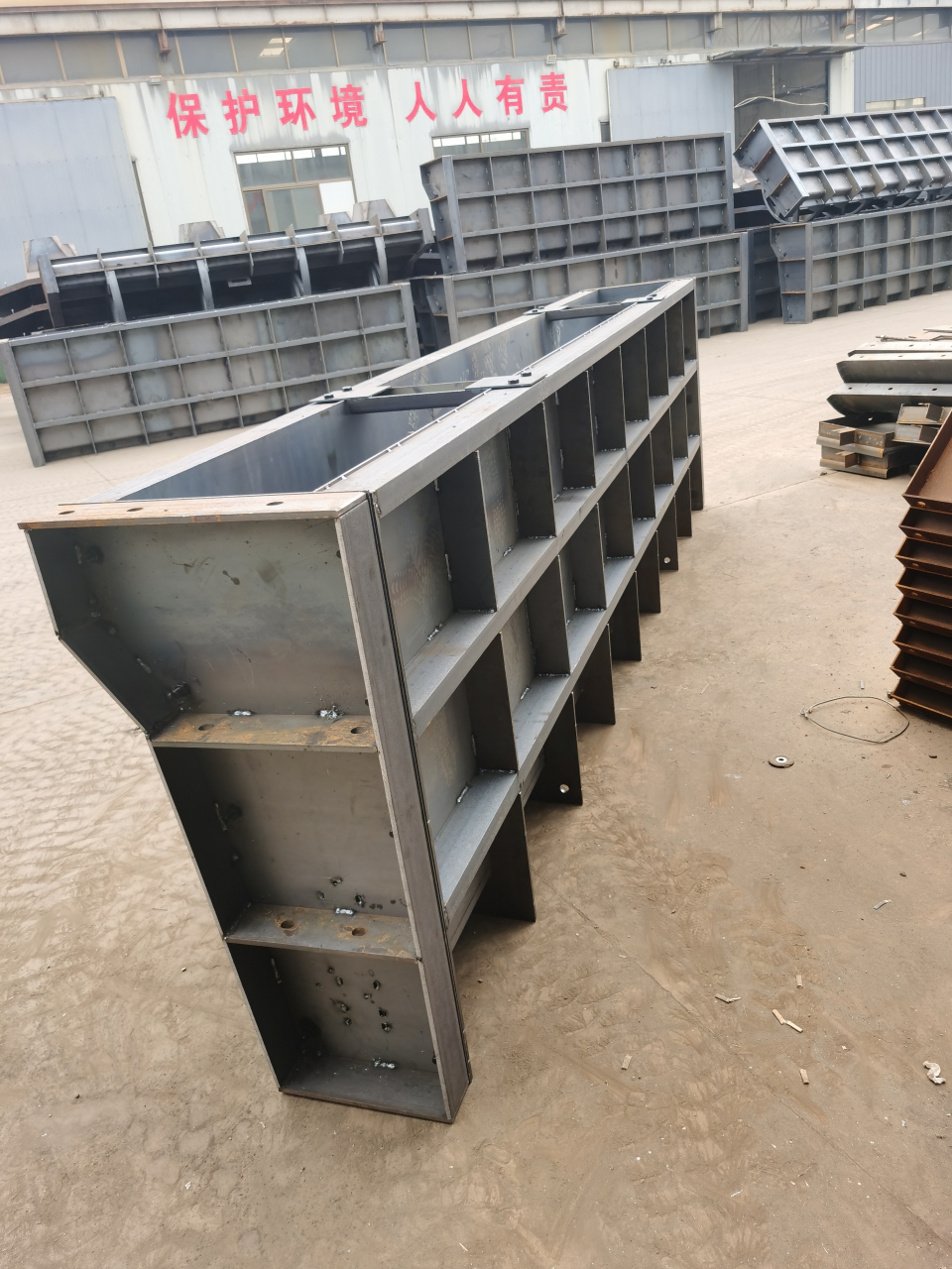 隔离墩模具 隔离墩钢模具 防撞隔离墩模具 防撞护栏模具 防撞墙模板