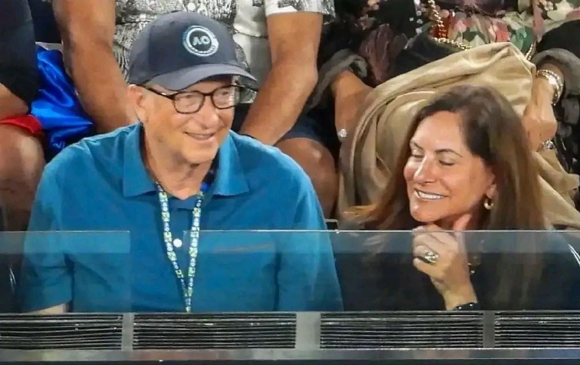 比尔盖茨的新女友竟然是前甲骨文ceo马克·赫德的遗孀.