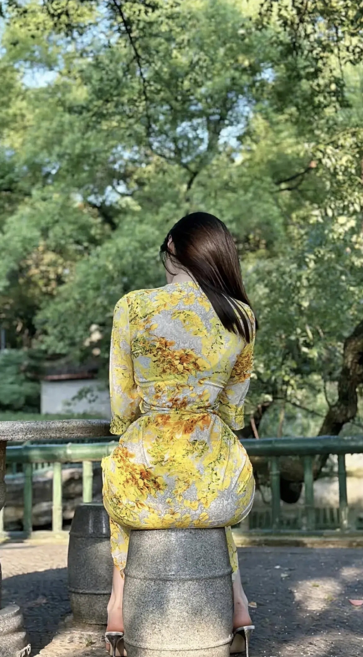 背影杀,绝绝子#微胖女神# #微胖才是极品