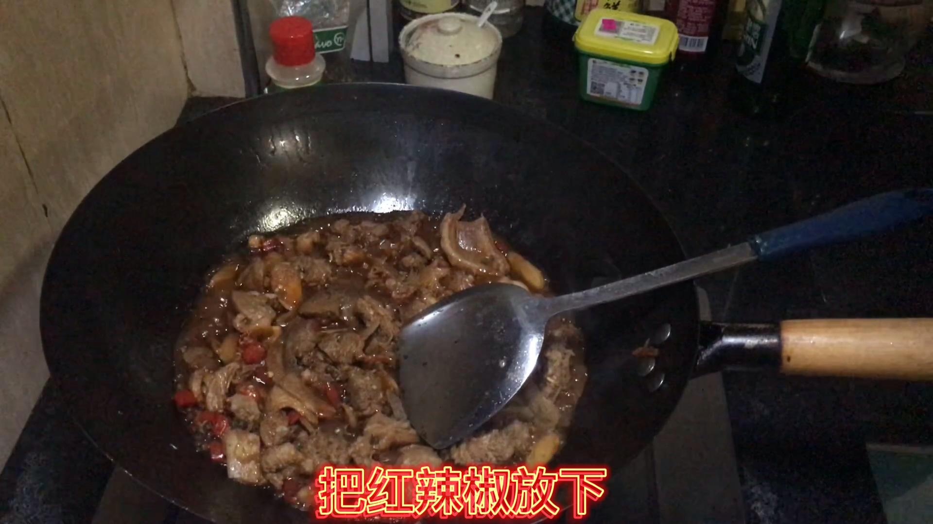 会做菜的大熊,今天晚上做的啤酒烧鸭,被女儿连连称赞好吃