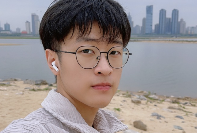 唐尼是个der:测评界天花板,靠最贵名嘴吸粉近千万