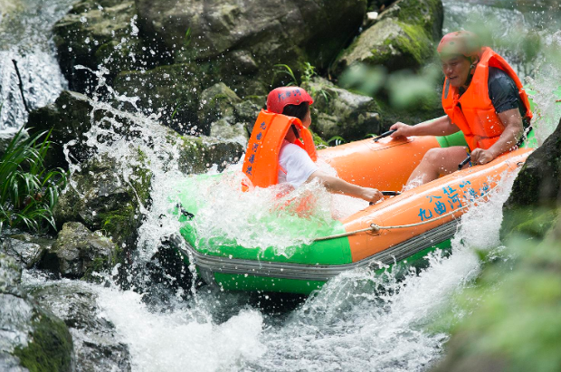 安徽最吓人的漂流,落差243米一不小心就翻船,游客:太刺激了