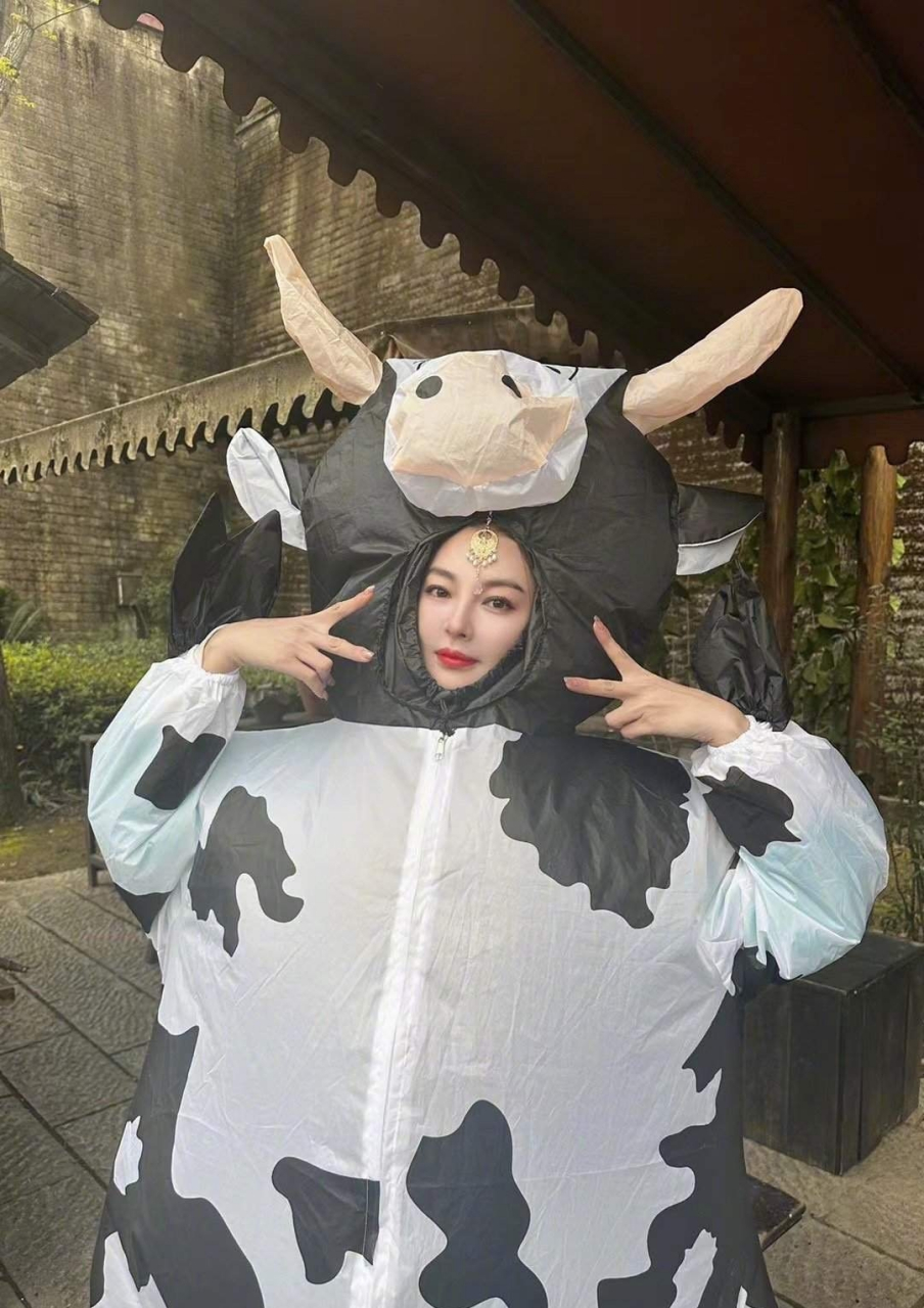 《社会我张姐》#明星生图大赏# #我们都爱聊八卦# #娱乐