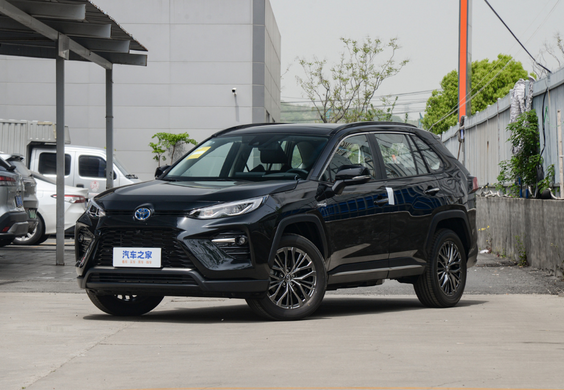 文章推荐了四款丰田suv,都是2.0升自吸发动机,价格优惠,非常适合家用.