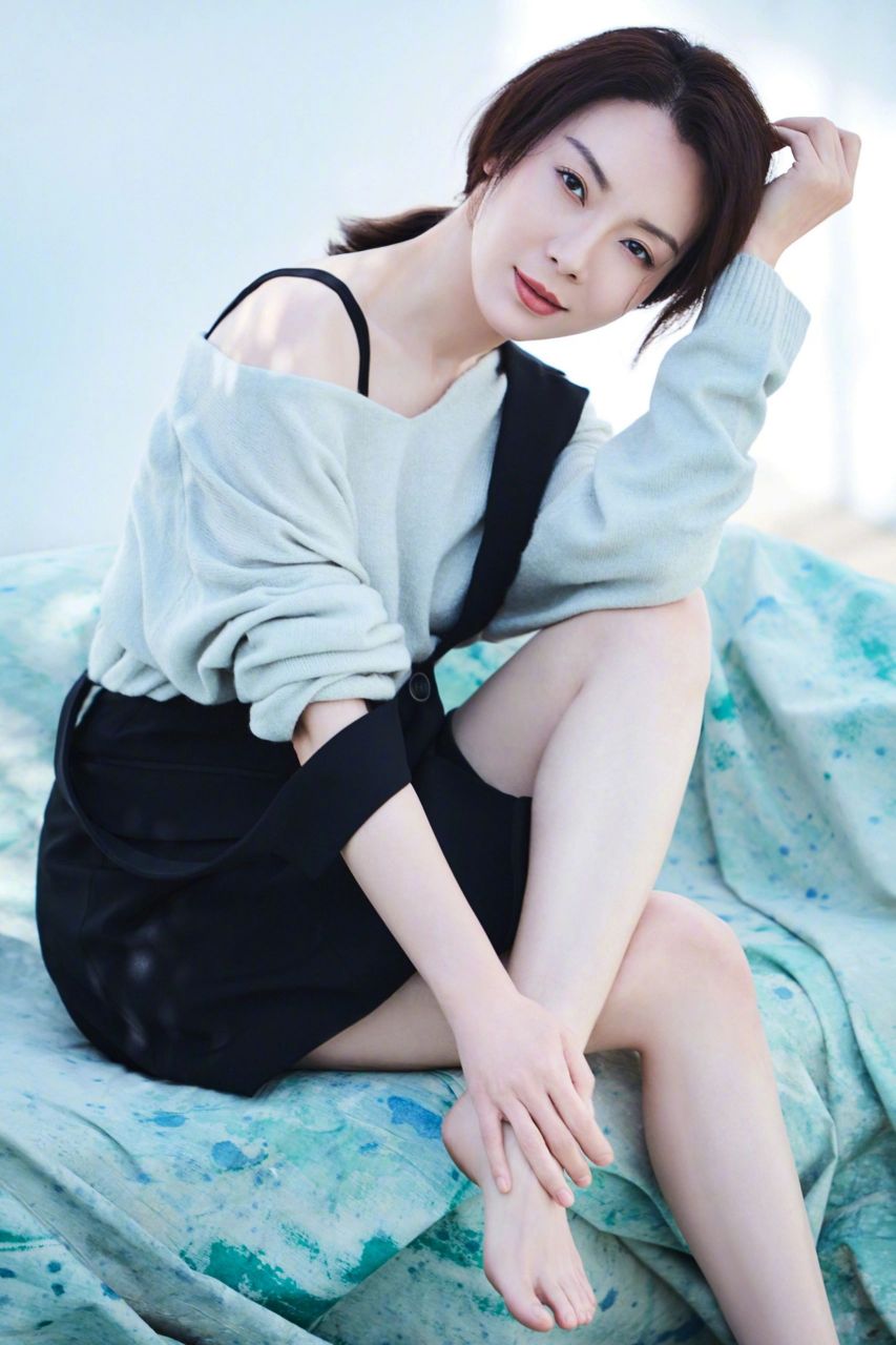 大姐姐陈数,优雅与知性的美女|||陈数无疑是迷人的 她很知性 有着超越