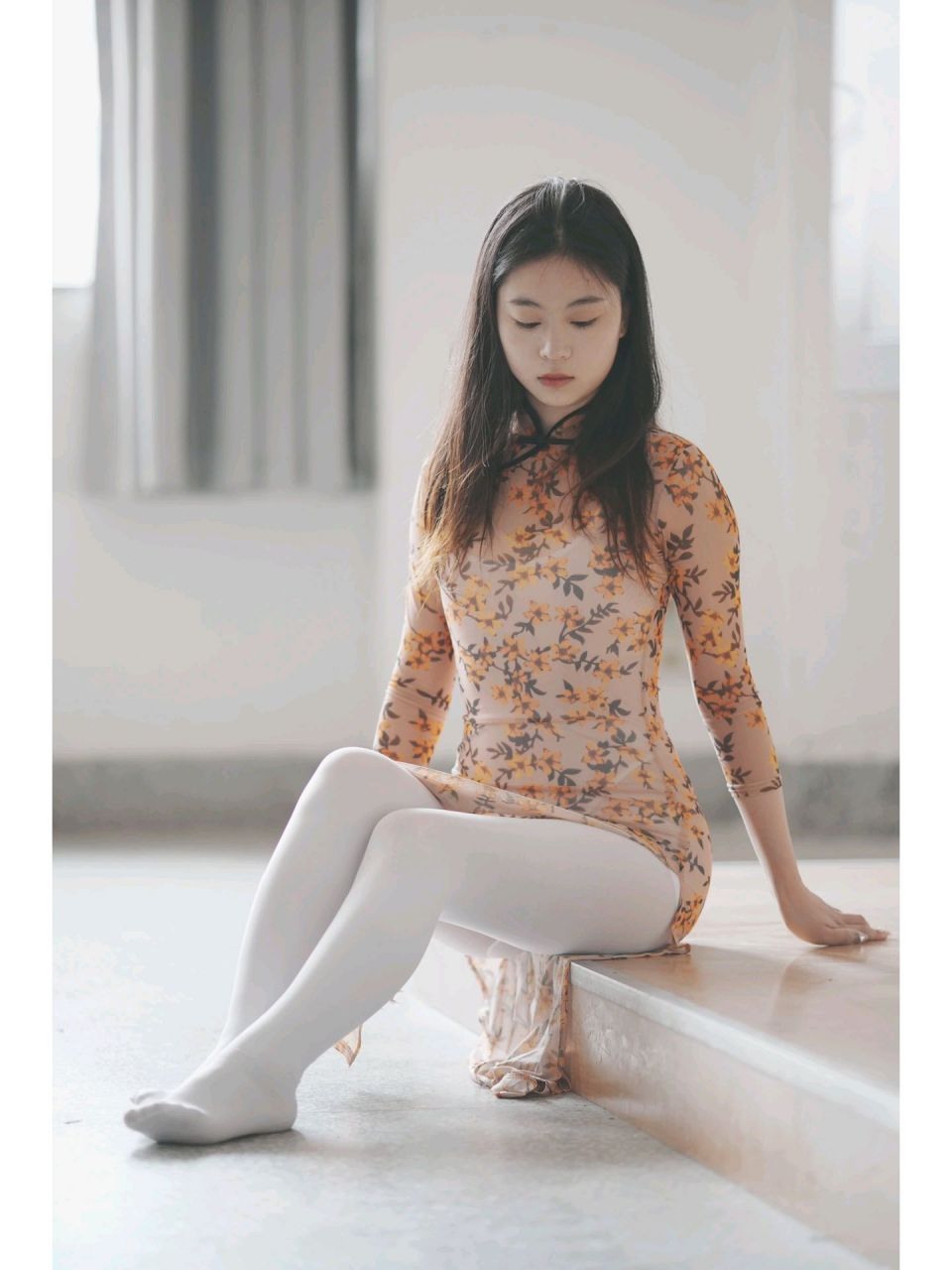 少女穿搭分享: 白色的连裤袜