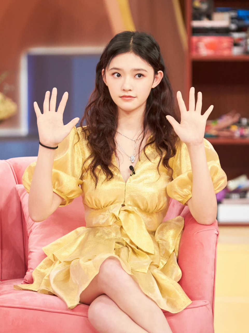 小美人鱼林允越来越漂亮啦[打call][打call][打call]