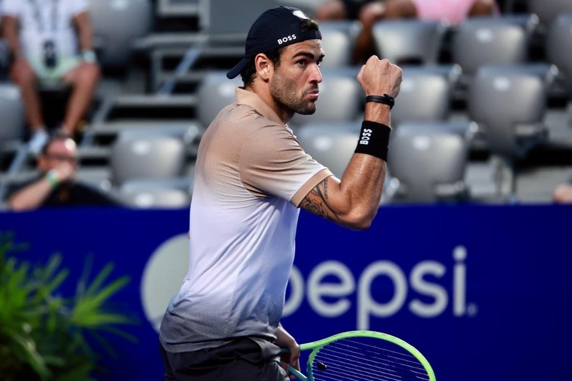 网坛"颜值担当"贝雷蒂尼终于再度上场比赛了,意大利球星参加了atp500