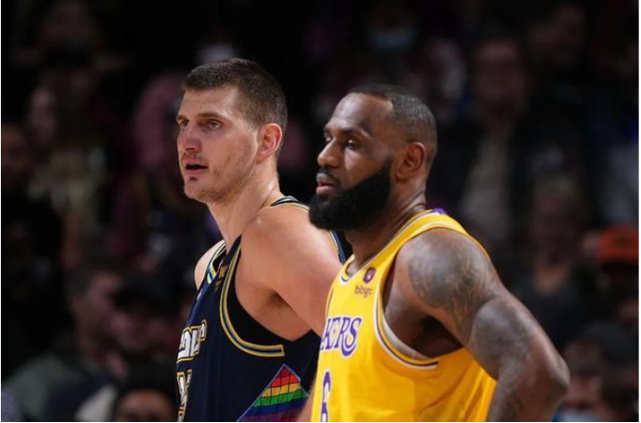 篮球驱逐出场手势