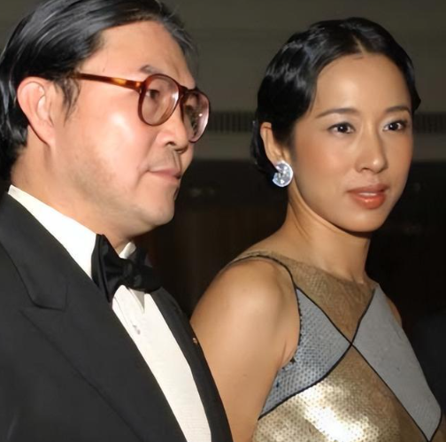 朱玲玲的烦恼:二儿子霍启山40岁未婚,小儿子霍启仁35岁游戏人生