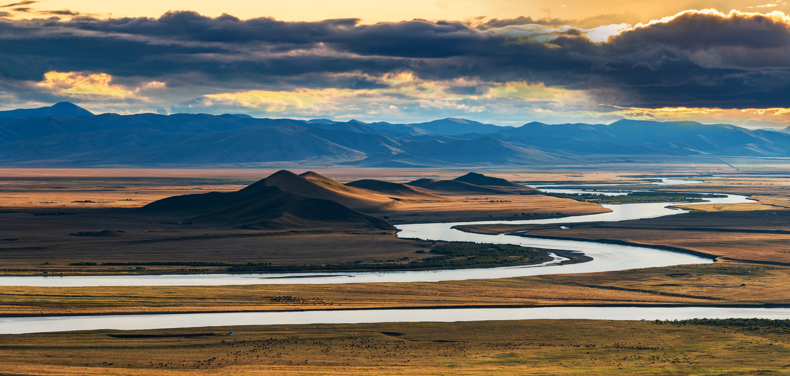 曼妙光影,四川唐克,黄河天下第一湾.d850,80-400镜头.