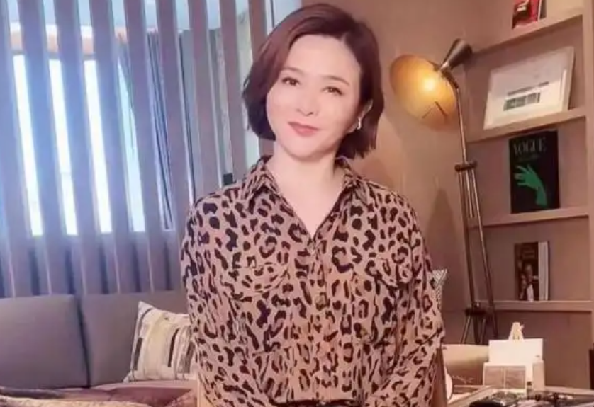 关之琳再次恋爱?还是老牛吃嫩草?高夫球事件之后影响了她一生