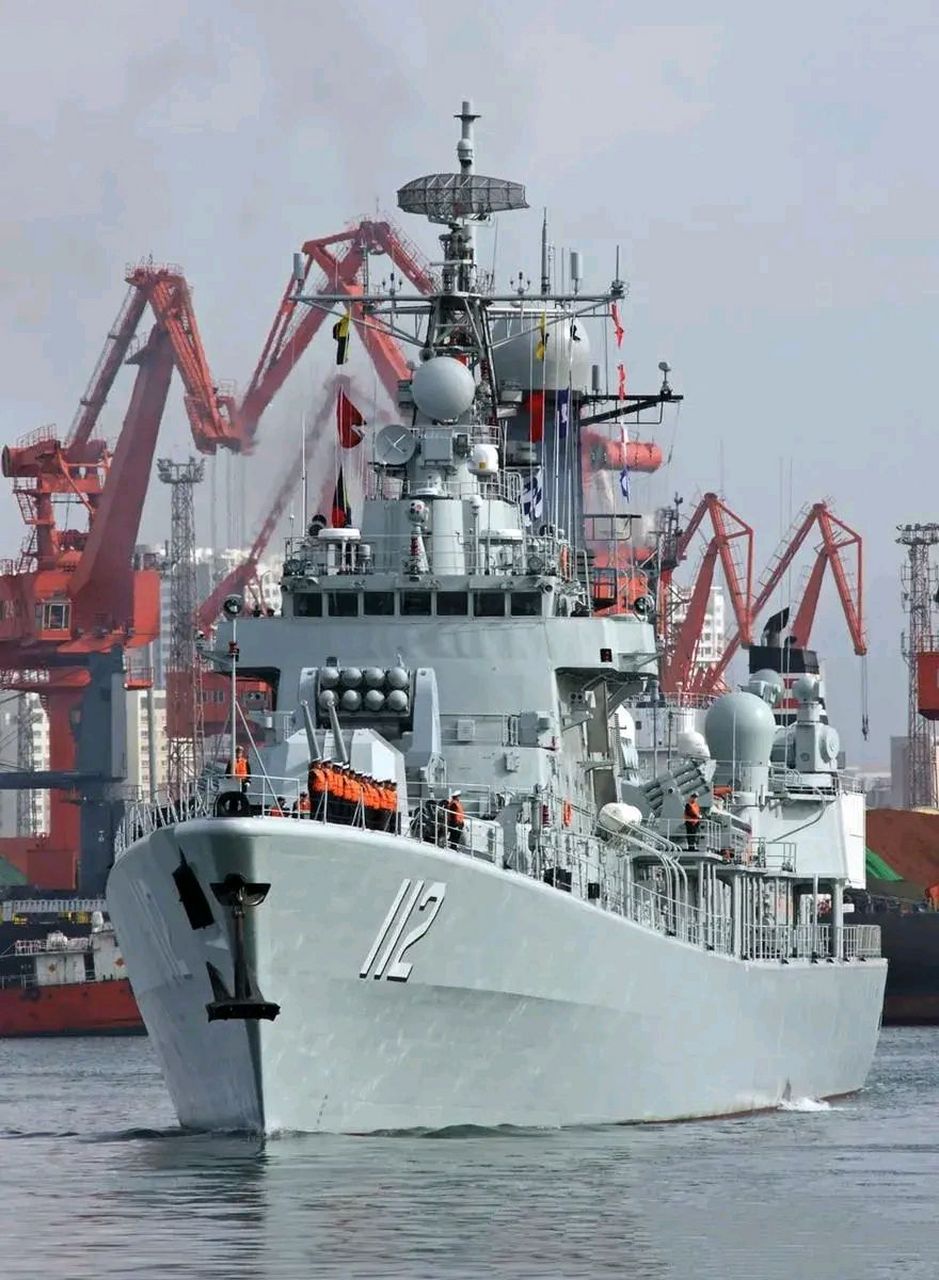 驱逐舰,由上海江南造船厂建造,只服役了两艘,分别是112号"哈尔滨"舰和