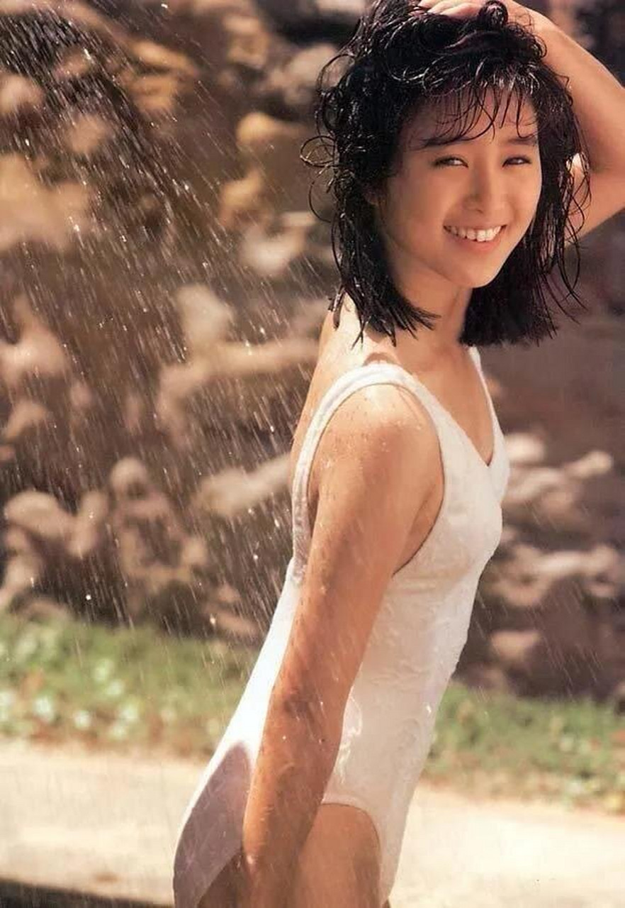 酒井法子.