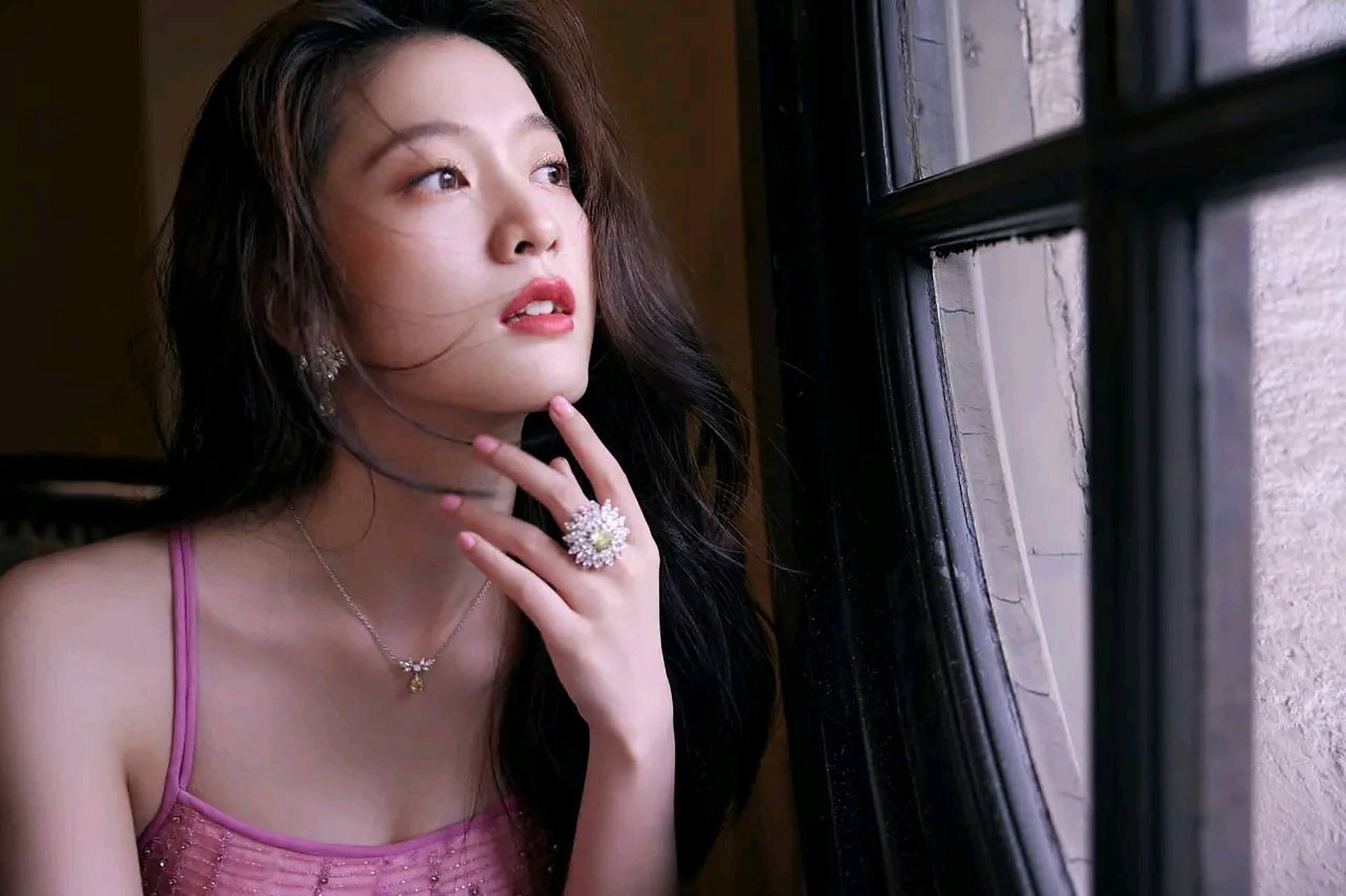 【张雪迎】眼波流转妩媚娇俏,凝眸睇视冷艳潇洒.