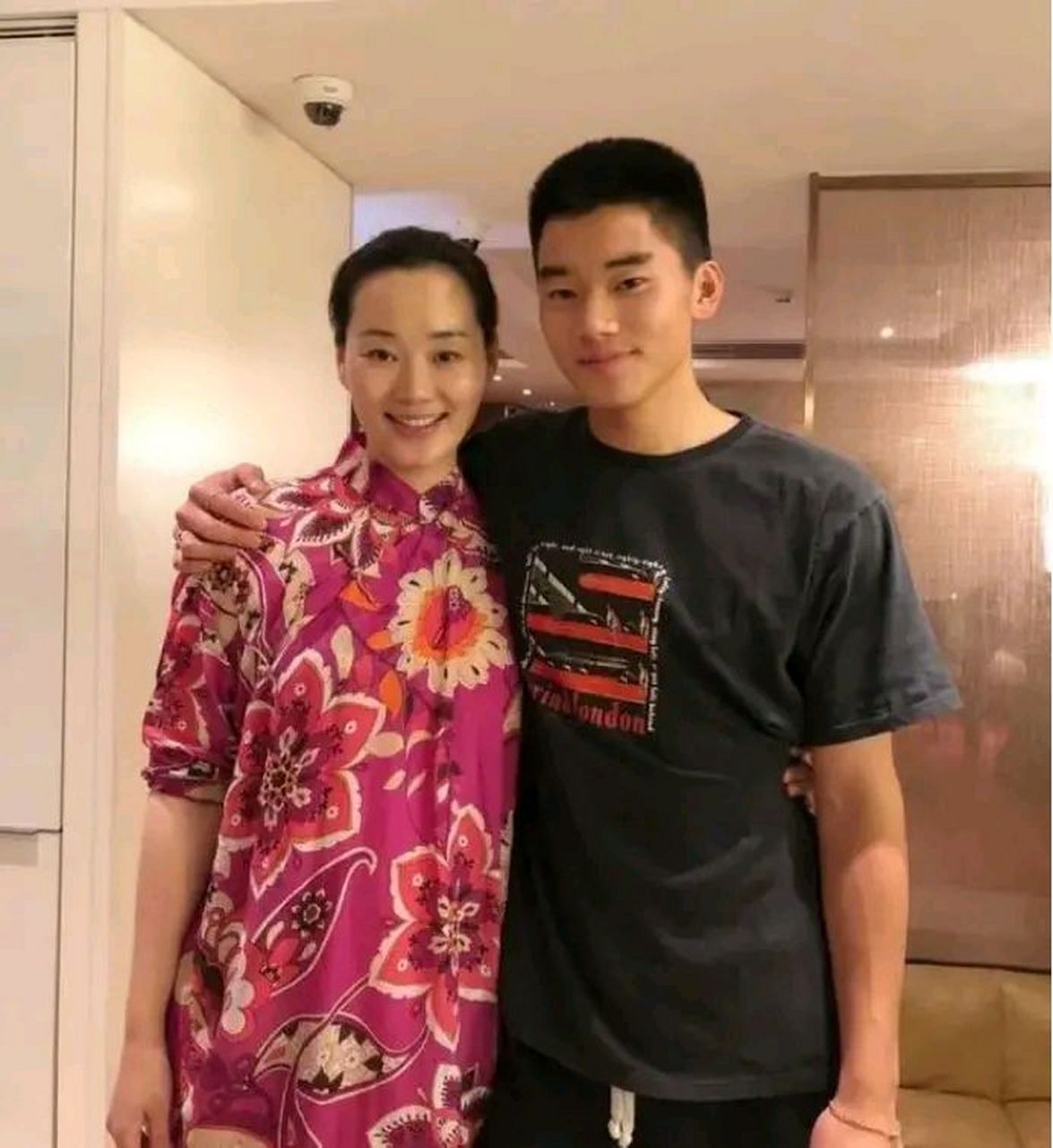 林依轮第一任老婆现状图片