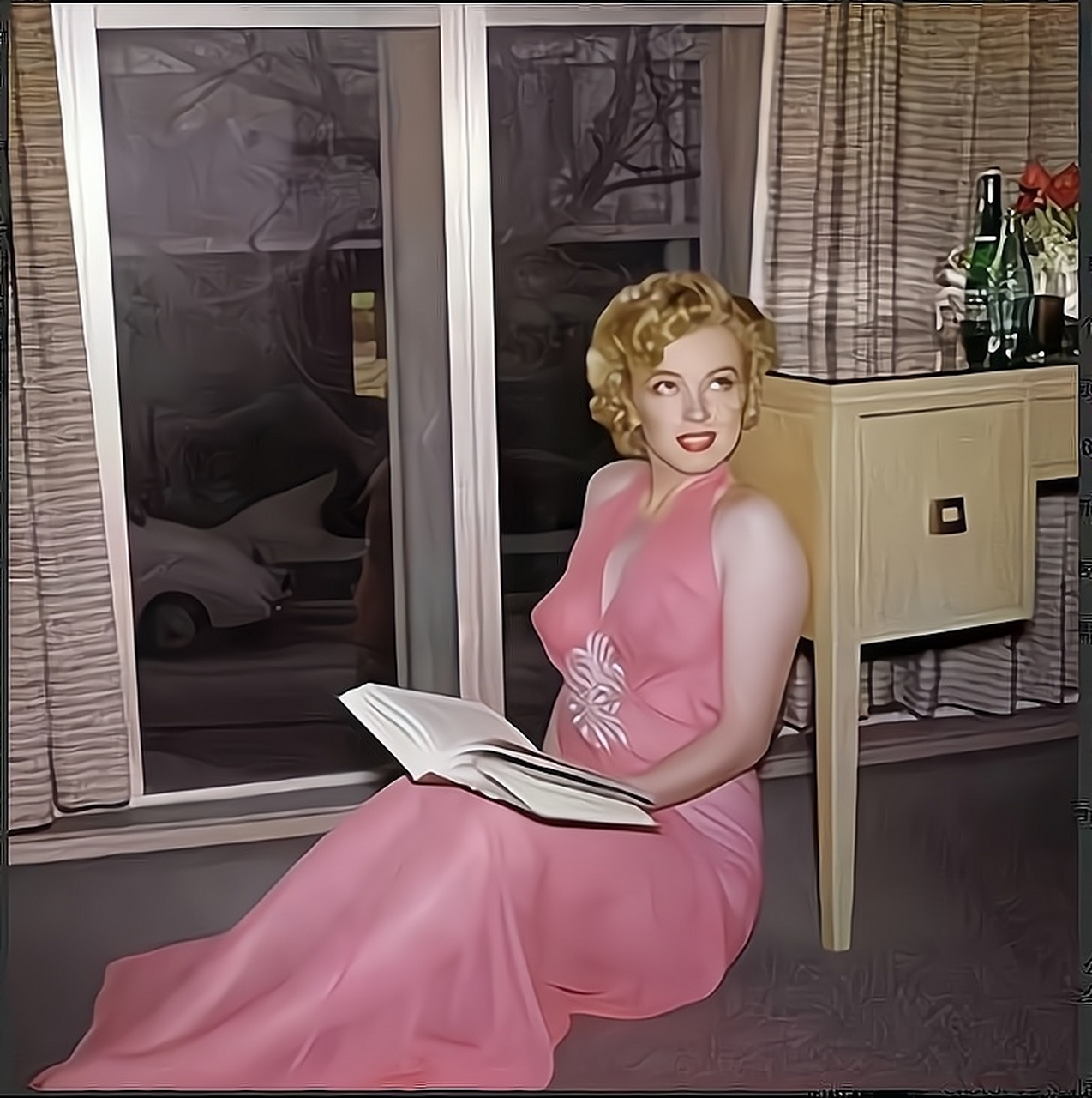 上世纪五十年代玛丽莲·梦露的写真照.