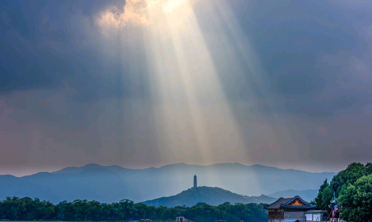 傅首尔:童话里的爱情从来不是谎言,难道是现实对灵魂的救赎?