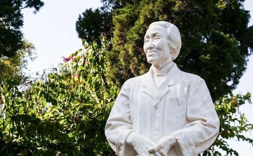 福建近现代史上知名的三位名人,地址位于厦门市,你知道哪几位?