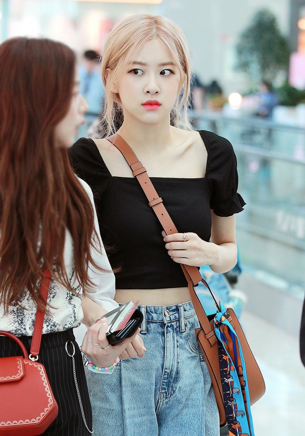 blakpink朴彩英,性感rose教你露脐上衣的时尚穿搭法则