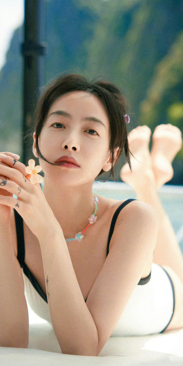 宋茜,海风阳光纯欲风泳衣配裤衩浪漫假期写真壁纸图集 #宋茜