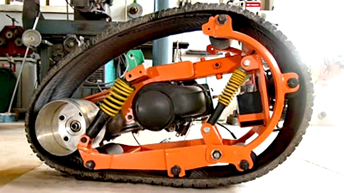 载具欣赏:两种单履带摩托车欣赏