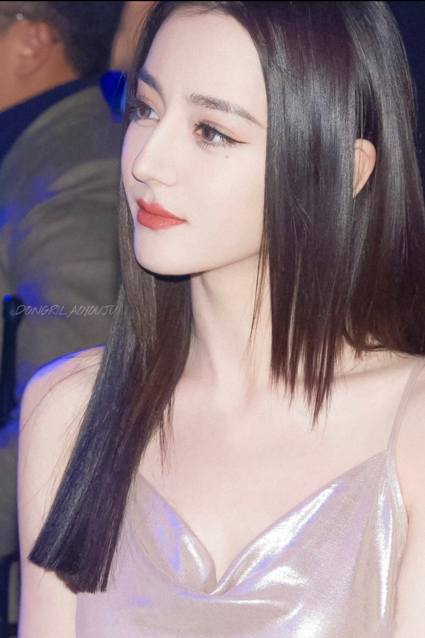 再说一遍,黑长直永远的神! #娱乐圈# #迪丽热巴