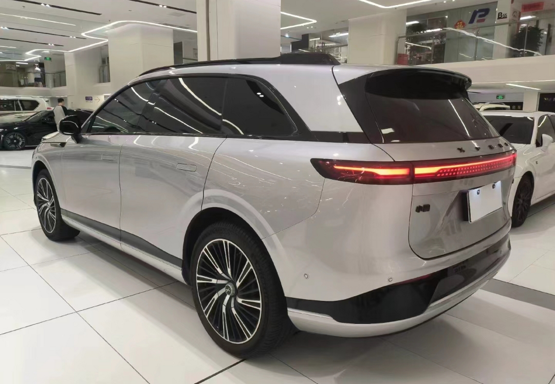 lucid motors已经发布了旗下首款豪华suv旗舰lucid gravity,但是细心