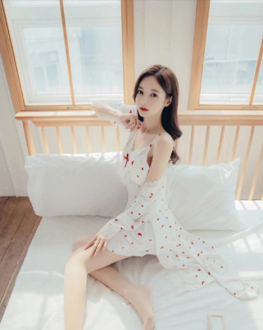 名模孙允珠吊带睡衣写真,推荐!