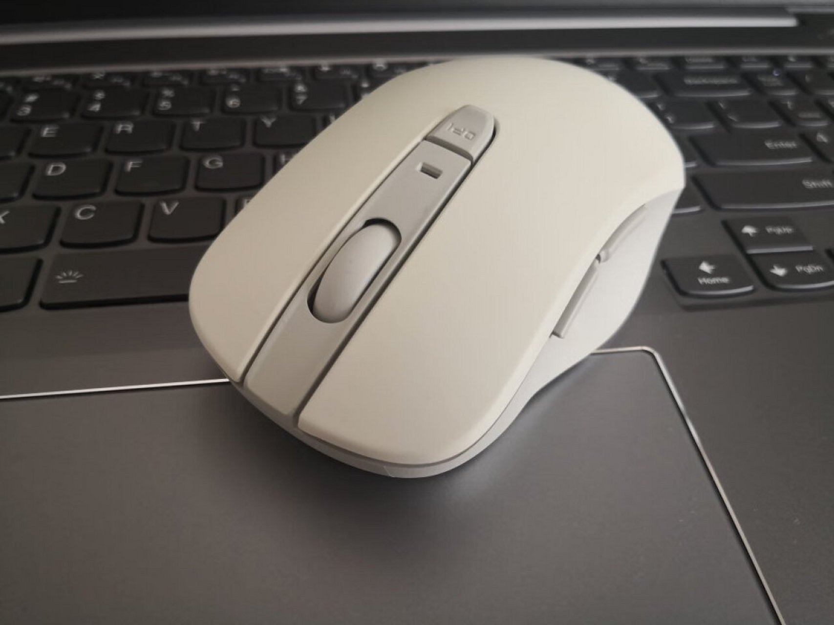 【联想小新无线蓝牙鼠标:轻音按键,三档dpi调节】在即将到来的五一