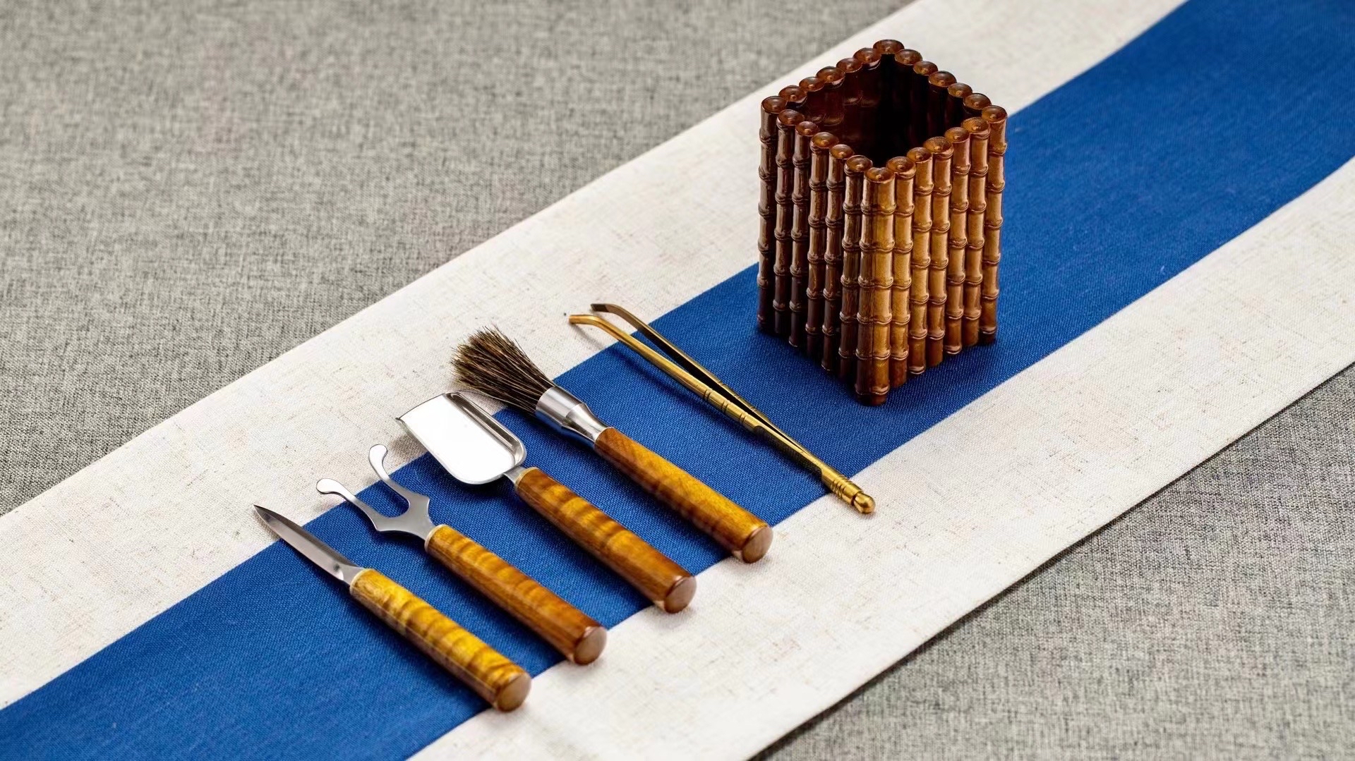 做工精细的金丝楠木茶道六君子茶具,古人云以茶待客