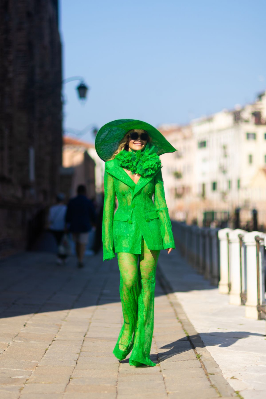 rita ora和丈夫taika waititi在威尼斯外出.#欧美街拍