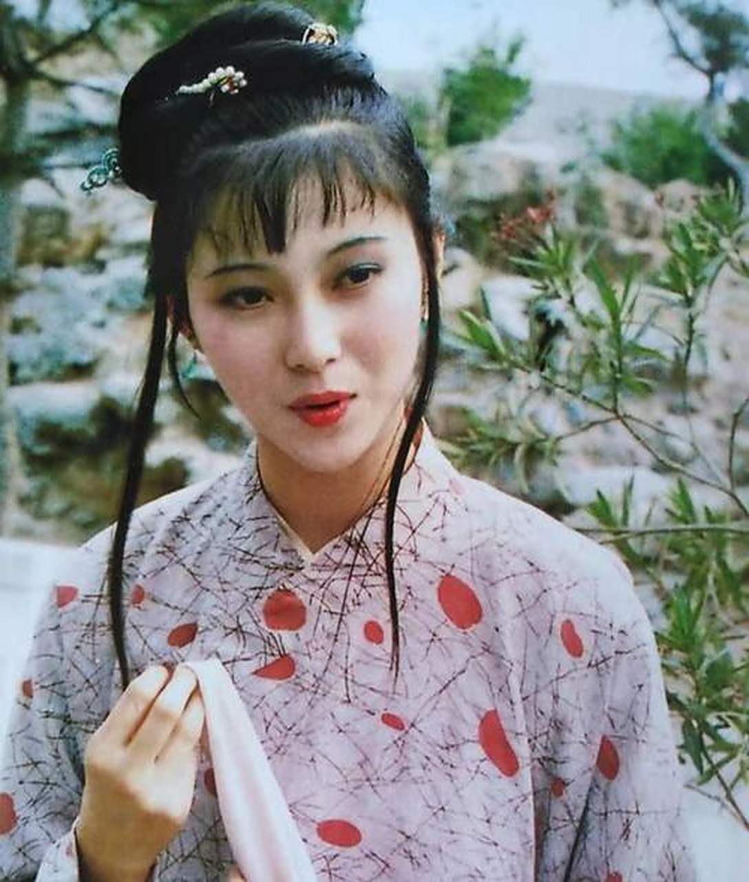 红楼梦中身如芥子心藏须弥的女孩邢岫烟 《红楼梦》里,大多数是官宦之