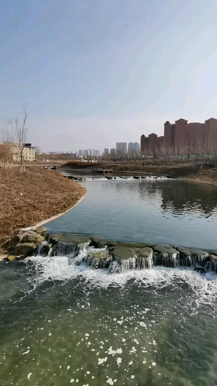 春日的乌鲁木齐水磨河让这座离海洋最远的城市又多了几分灵气