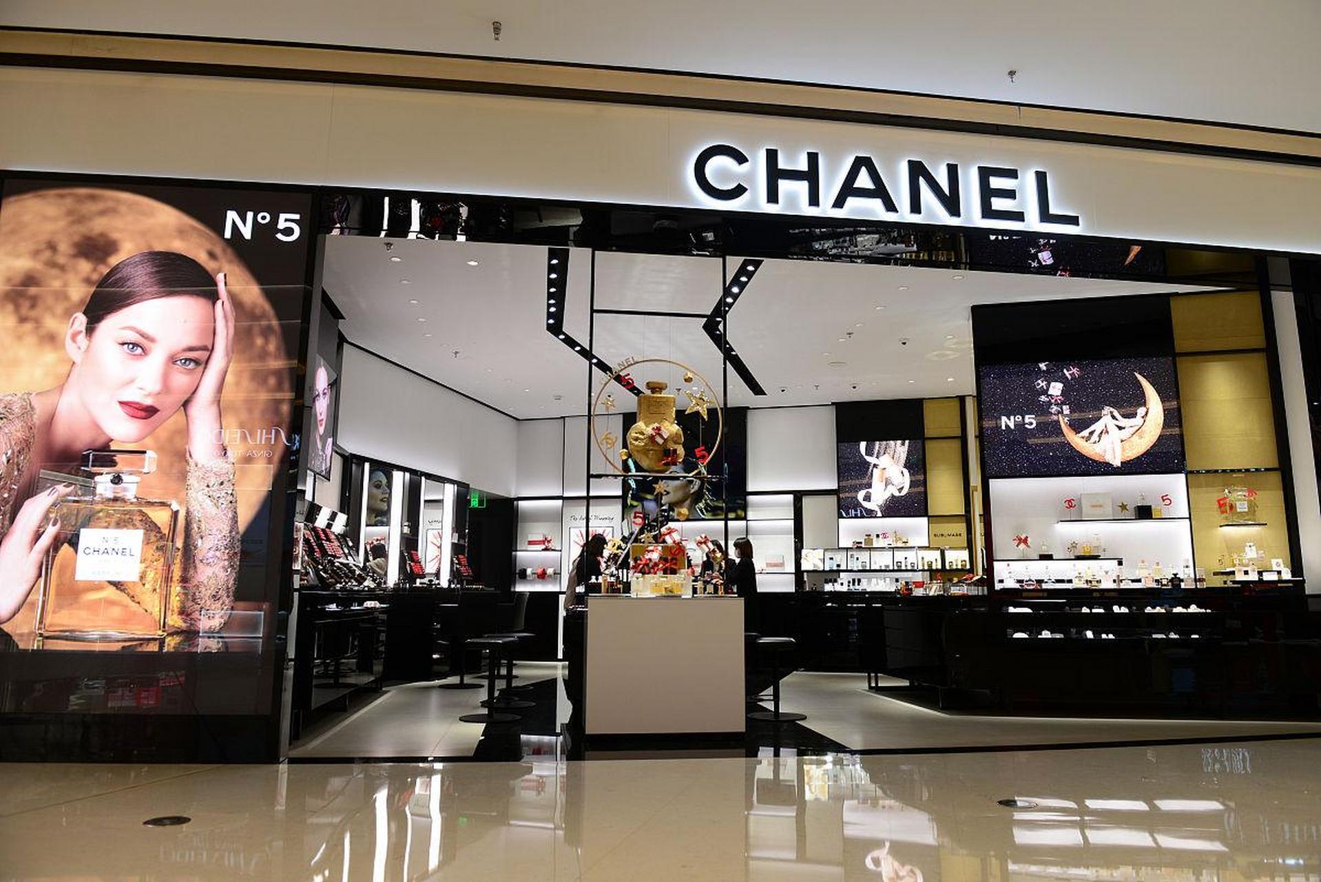 近日,有统计数据显示,作为在杭州的唯一一家香奈儿精品店,去年销售额