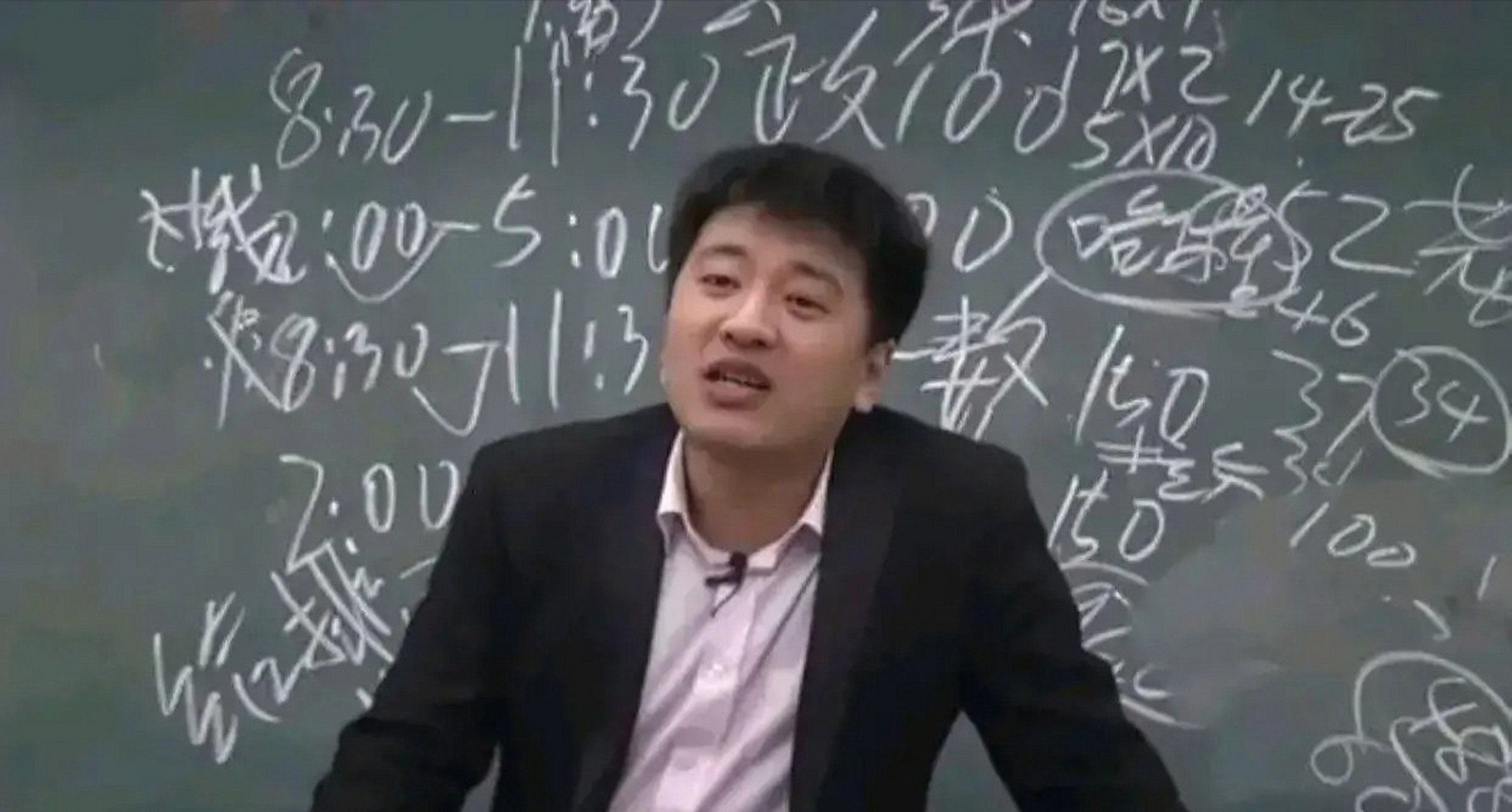 在张雪峰事件中,我们可以学到两件事情的重要性:第一,不要触动上层