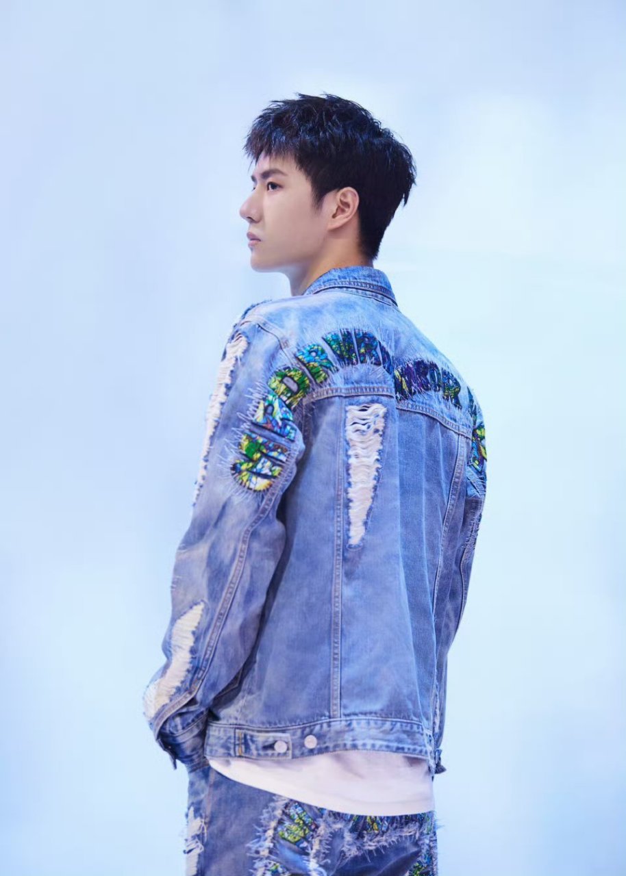 王一博这宽肩窄腰氛围鲨 #王一博