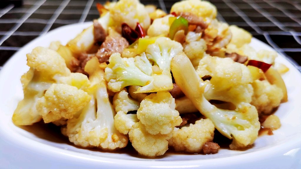花菜炒肉片,清脆爽口味道鲜,色香肉嫩做法易