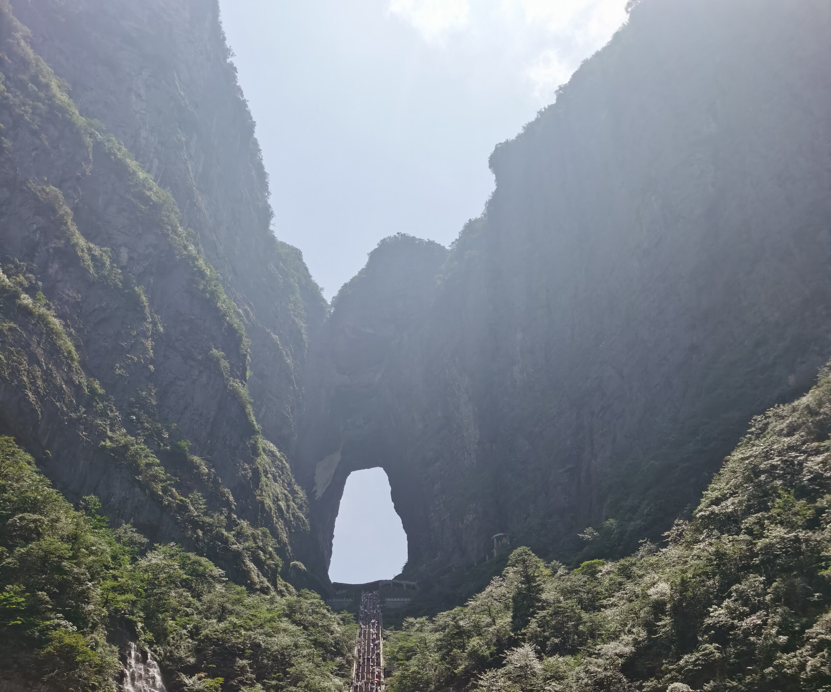 张家界天门山 天门洞图片