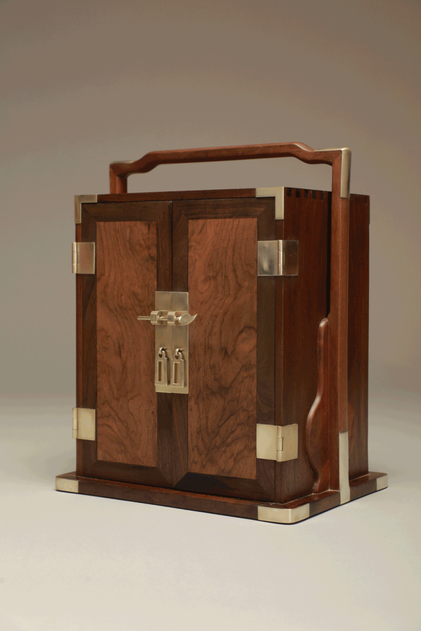 5×21.2×36 cm  千年古沉木金丝楠木制作,温润雅致,香味清幽韵长.